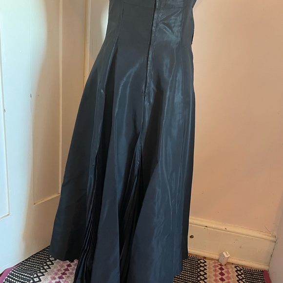 True 1950’s Vintage Jean Allen London dress, full circle skirt with pleats! - Picture 7 of 12